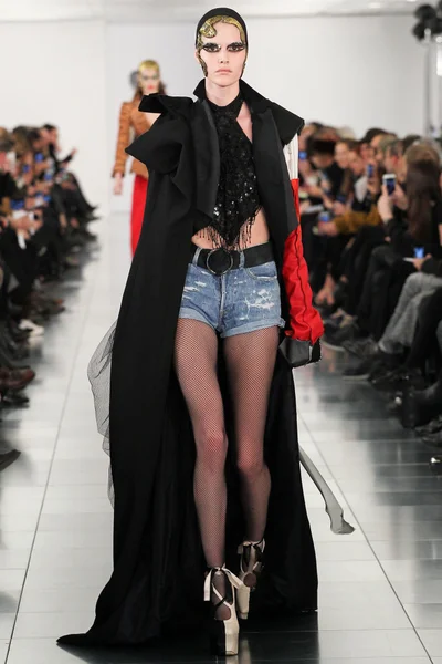 Look 11